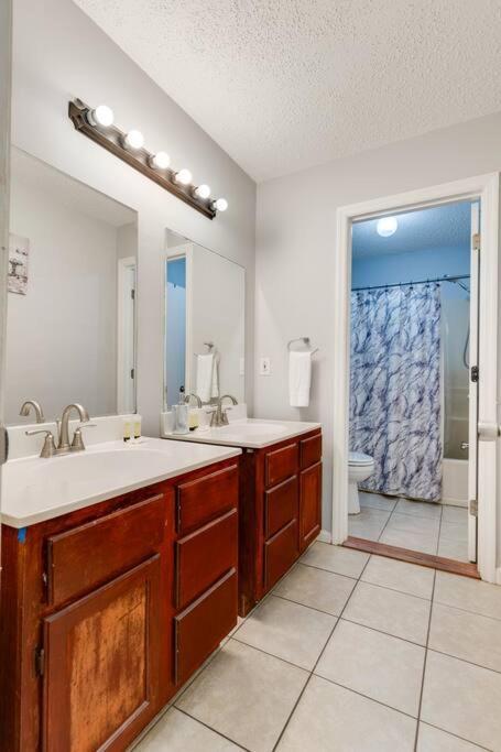 נאשוויל Lovely 2 Bdr Condo With Balcony 2M To Broadway מראה חיצוני תמונה