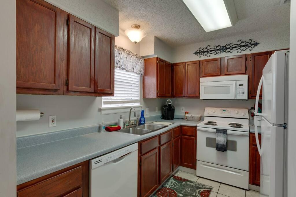 נאשוויל Lovely 2 Bdr Condo With Balcony 2M To Broadway מראה חיצוני תמונה